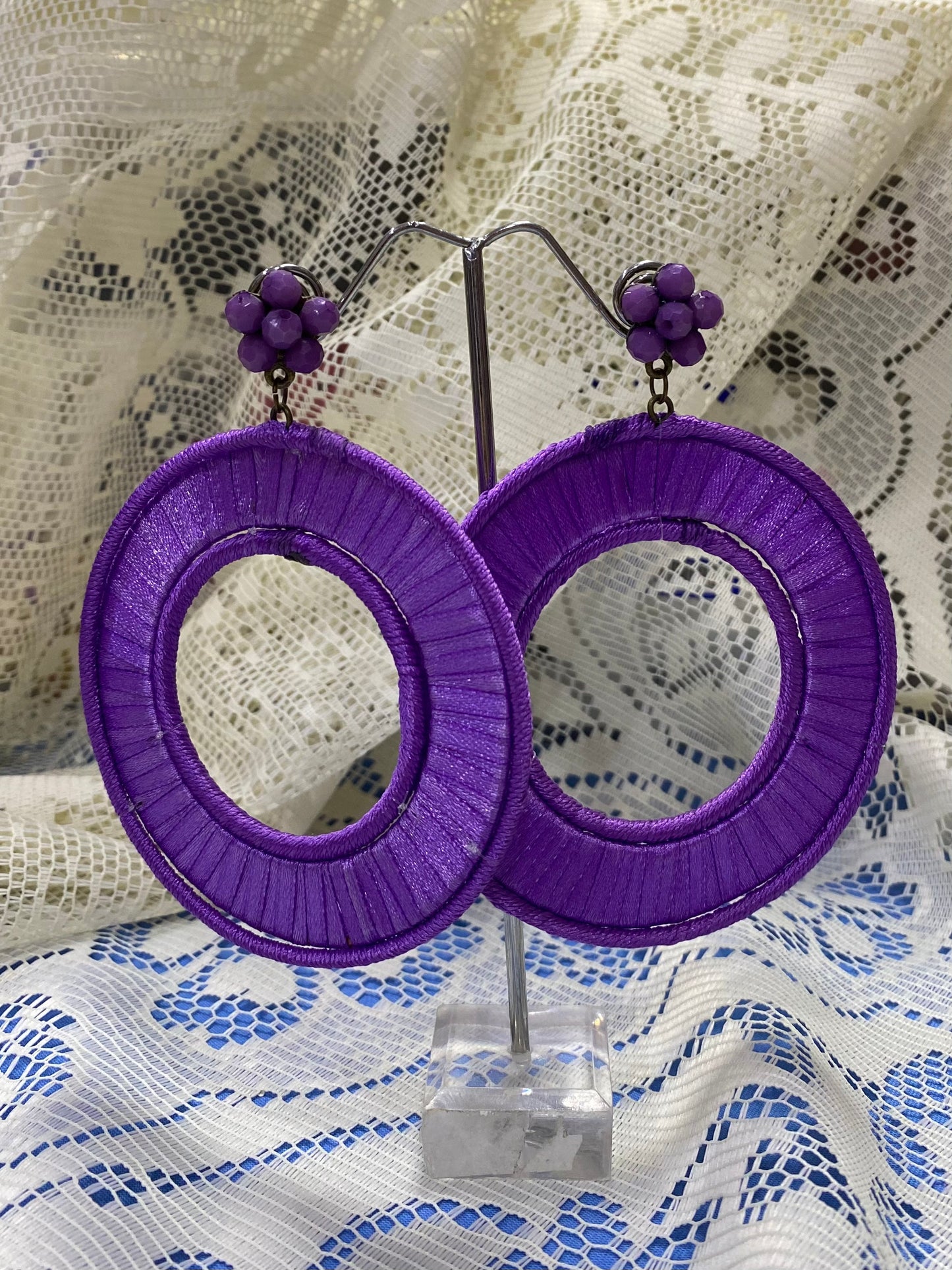 Pendiente morado