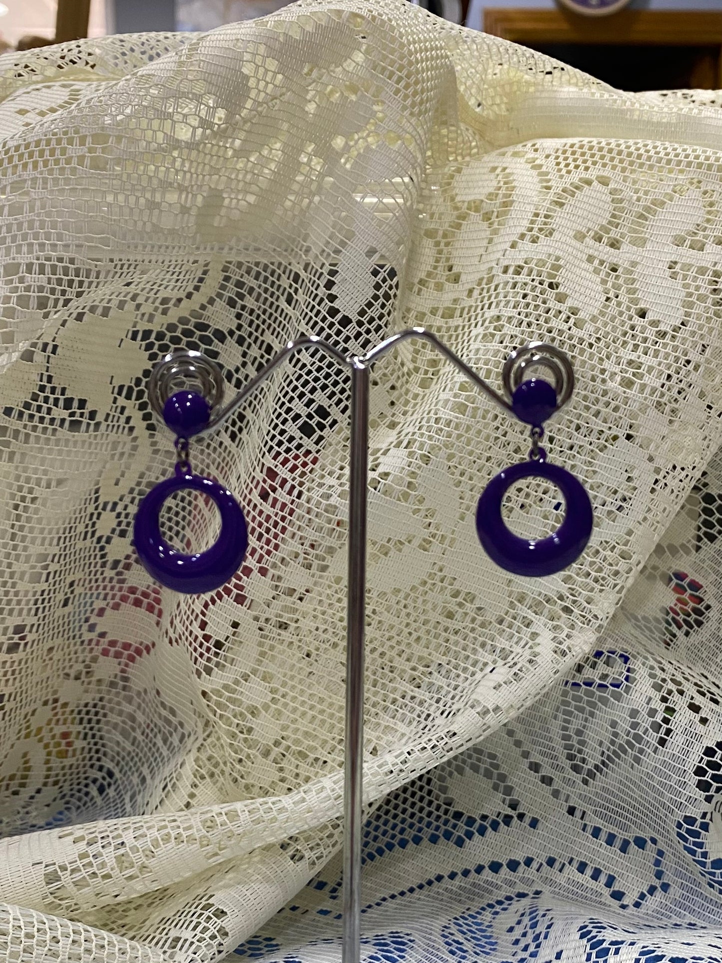 Pendiente morado