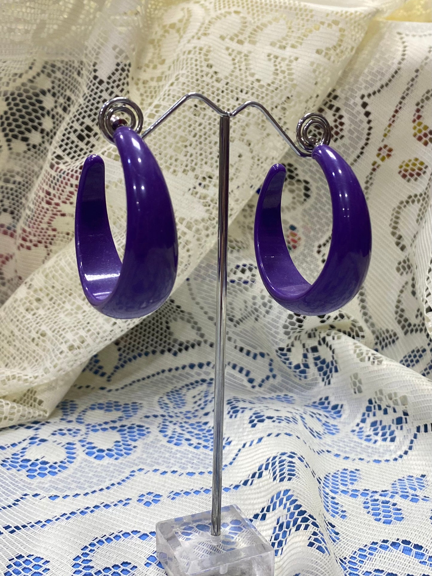 Pendiente morado